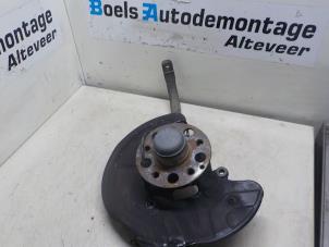Used Front wheel hub Mercedes E (W211) 4.0 E-400 CDI 32V Price € 75,00 Margin scheme offered by Boels Autodemontage