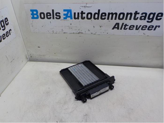 Używane Element grzewczy Landrover Range Rover Evoque (LVJ/LVS) 2.2 SD4 16V 5-drs. Cena € 25,00 Procedura marży oferowane przez Boels Autodemontage