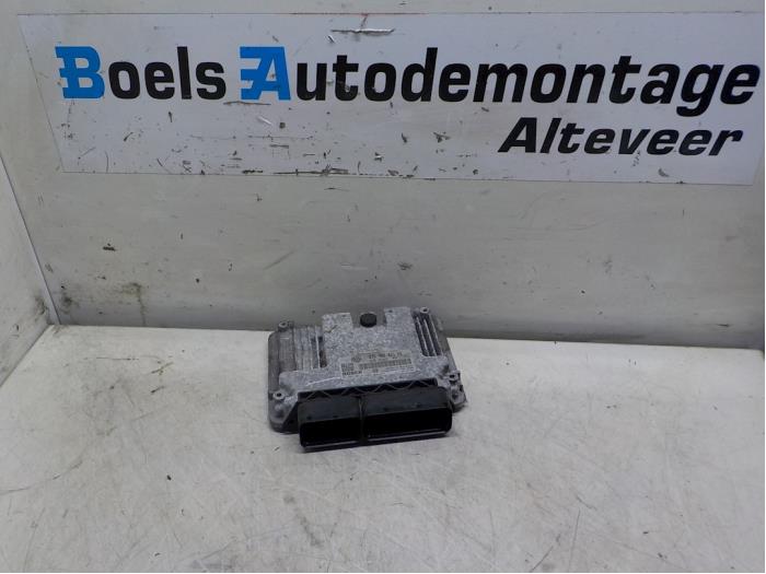 Used Engine management computer Volkswagen Golf V (1K1) 1.9 TDI Price € 100,00 Margin scheme offered by Boels Autodemontage