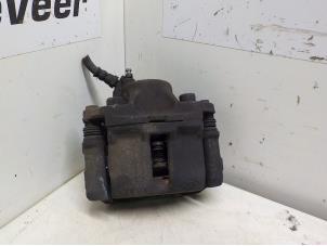 Used Front brake calliper, right Dacia Sandero I (BS) 1.2 16V Price € 25,00 Margin scheme offered by Boels Autodemontage
