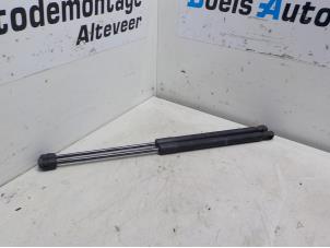 Used Set of tailgate gas struts Opel Astra H SW (L35) 1.7 CDTi 16V Price € 35,00 Margin scheme offered by Boels Autodemontage