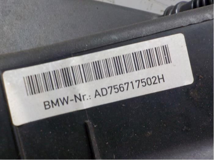 Boîtier filtre à air d'un BMW 3 serie (E90) 318i 16V 2008