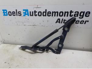 Used Tailgate hinge BMW 3 serie (E90) 318i 16V Price € 25,00 Margin scheme offered by Boels Autodemontage