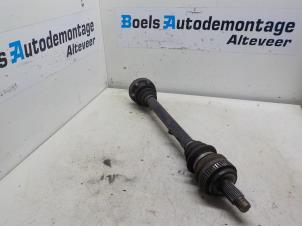 Usagé Arbre de transmission arrière gauche BMW 3 serie (E90) 318i 16V Prix € 50,00 Règlement à la marge proposé par Boels Autodemontage