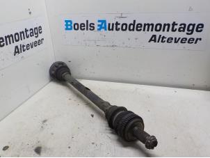 Usagé Arbre de transmission arrière droit BMW 3 serie (E90) 318i 16V Prix € 50,00 Règlement à la marge proposé par Boels Autodemontage