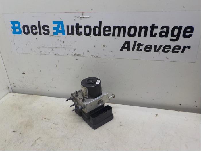Begagnade ABS-pump Nissan Pixo (D31S) Pris € 60,00 Marginaltabell erbjuds av Boels Autodemontage