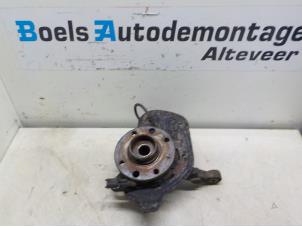 Usagé Moyeu de roue avant Opel Meriva 1.6 16V Prix € 35,00 Règlement à la marge proposé par Boels Autodemontage