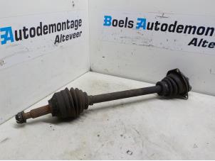 Used Front drive shaft, left Opel Vivaro 1.9 DI Price € 50,00 Margin scheme offered by Boels Autodemontage