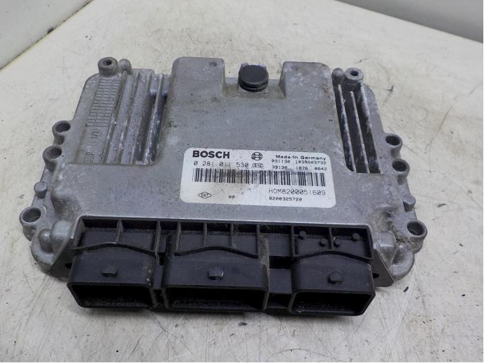 Used Engine management computer Opel Vivaro 1.9 DI Price € 60,00 Margin scheme offered by Boels Autodemontage