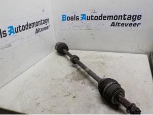 Used Front drive shaft, right Kia Cerato 1.6 16V Price € 40,00 Margin scheme offered by Boels Autodemontage