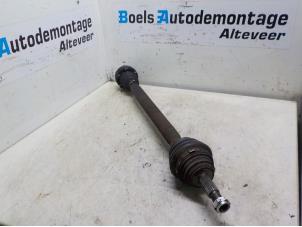 Used Front drive shaft, right Volkswagen Polo III (6N2) 1.4 Price € 35,00 Margin scheme offered by Boels Autodemontage