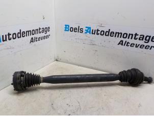 Used Front drive shaft, right Volkswagen Polo IV (9N1/2/3) 1.6 16V Price € 35,00 Margin scheme offered by Boels Autodemontage