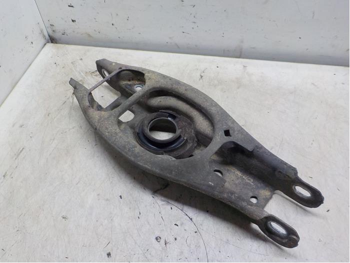 Rear wishbone, right from a BMW 3 serie (E90) 320d 16V 2007
