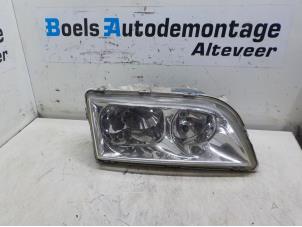 Używane Reflektor prawy Volvo V40 (VW) 1.9 D di Cena na żądanie oferowane przez Boels Autodemontage