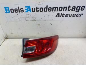 Used Taillight, right Renault Clio IV (5R) 0.9 Energy TCE 90 12V Price € 50,00 Margin scheme offered by Boels Autodemontage