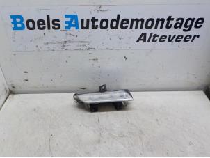 Used Daytime running light, right Renault Clio IV (5R) 0.9 Energy TCE 90 12V Price € 25,00 Margin scheme offered by Boels Autodemontage