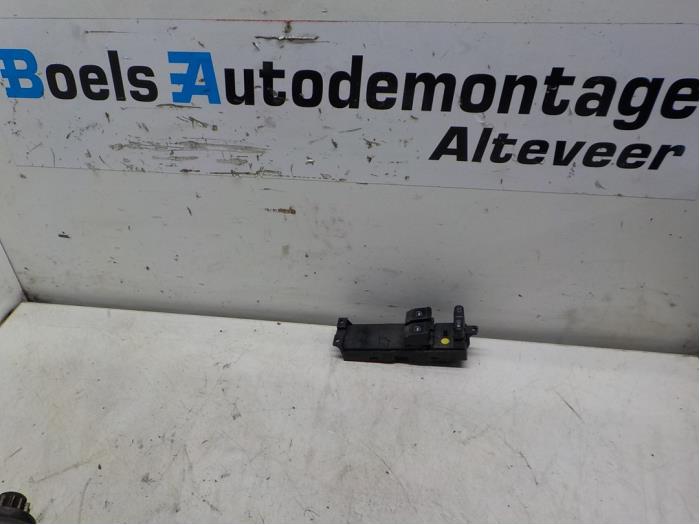 Usados Interruptor combinado de ventanillas Volkswagen Golf IV (1J1) 1.9 TDI 100 Precio € 30,00 Norma de margen ofrecido por Boels Autodemontage