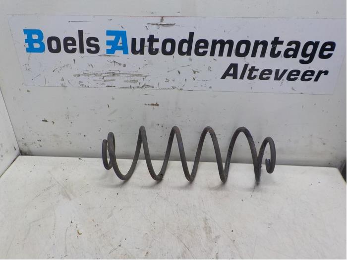 Rear coil spring from a Citroën C3 (FC/FL/FT) 1.4 HDi 2005