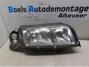 Used Headlight, right Volvo S80 (TR/TS) 2.8 T6 24V Price on request offered by Boels Autodemontage