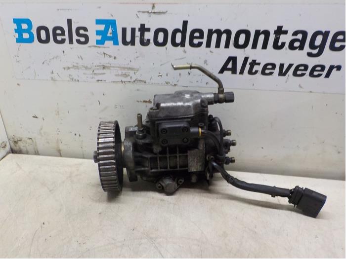 Begagnade Dieselpump Volkswagen Polo III (6N2) 1.9 SDI Pris € 100,00 Marginaltabell erbjuds av Boels Autodemontage