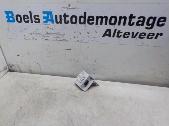 Begagnade Larmmodul BMW 3 serie (E46/4) 320d 16V Pris € 10,00 Marginaltabell erbjuds av Boels Autodemontage