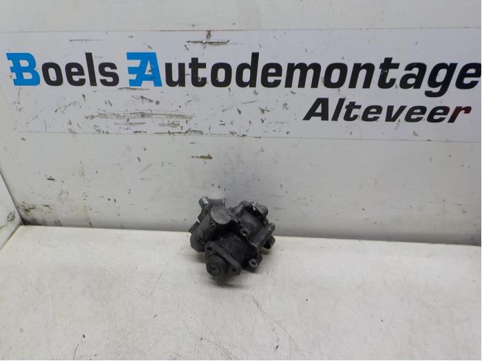 Usagé Pompe de direction BMW 7 serie (E38) 728iA,iA Executive 24V Prix € 50,00 Règlement à la marge proposé par Boels Autodemontage