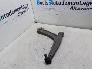 Usagé Bras de suspension avant droit Ford Ka II 1.2 Prix € 25,00 Règlement à la marge proposé par Boels Autodemontage