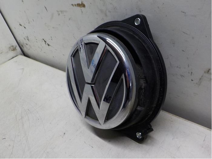 Tailgate handle from a Volkswagen Polo V (6R) 1.2 TSI 2011