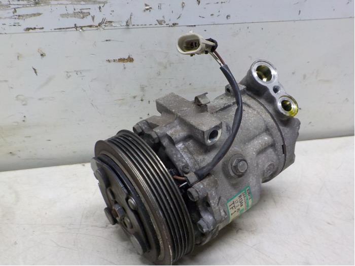 Air conditioning pump from a Opel Corsa C (F08/68) 1.4 16V Twin Port 2005