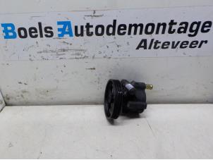 Begagnade Servostyrningspump Renault Trafic New (FL) 1.9 dCi 100 16V Pris € 35,00 Marginaltabell erbjuds av Boels Autodemontage