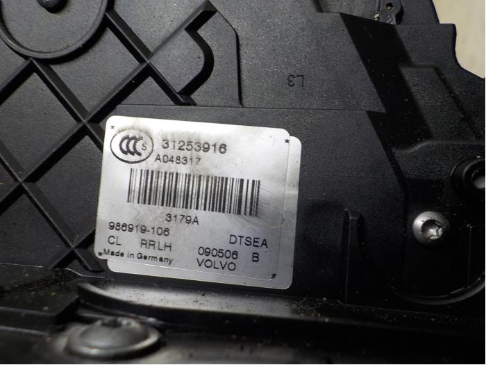 Rear door lock mechanism 4-door, left Volvo V70 2.4 D 20V - 31253916