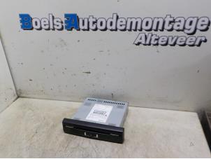 Used CD changer Peugeot 208 I (CA/CC/CK/CL) 1.4 HDi Price € 90,00 Margin scheme offered by Boels Autodemontage