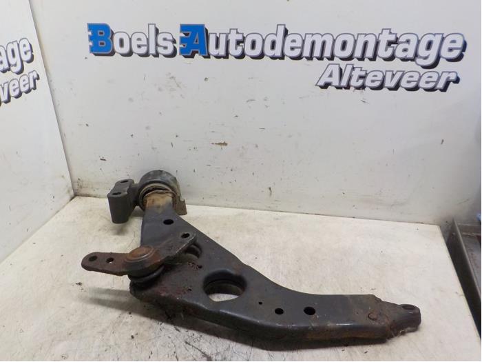 Front lower wishbone, right from a MINI Mini One/Cooper (R50) 1.6 16V Cooper 2002