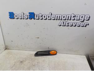 Used Front wing indicator, right BMW Mini One/Cooper (R50) 1.6 16V Cooper Price € 20,00 Margin scheme offered by Boels Autodemontage