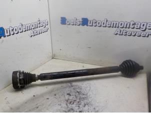 Used Front drive shaft, right Volkswagen Passat (3C2) 1.9 TDI Price € 35,00 Margin scheme offered by Boels Autodemontage