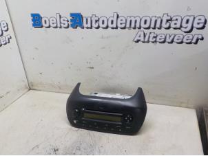 Używane Radioodtwarzacz CD Peugeot Bipper (AA) 1.4 HDi Cena € 65,00 Procedura marży oferowane przez Boels Autodemontage