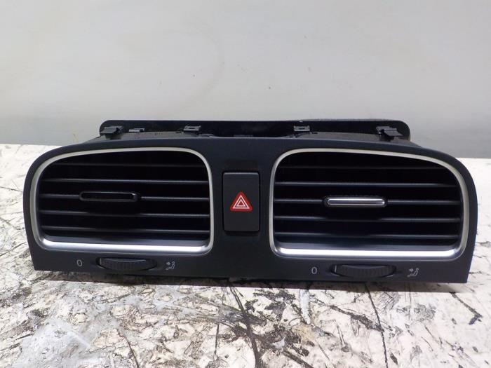 Dashboard vent from a Volkswagen Golf VI (5K1) 2.0 TSI R 16V 4Motion 2011