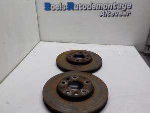 Used Front brake disc Opel Meriva 1.4 Turbo 16V ecoFLEX Price € 20,00 Margin scheme offered by Boels Autodemontage