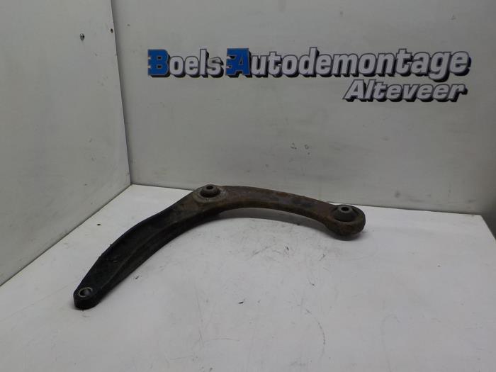Front wishbone, right from a Peugeot 308 (4A/C) 1.6 VTI 16V 2008