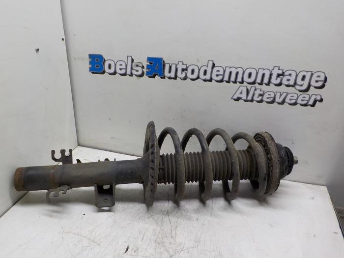 Front shock absorber rod, right from a Volkswagen Transporter T5 1.9 TDi 2009