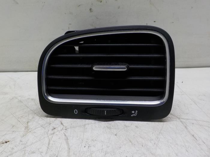 Dashboard vent from a Volkswagen Golf VI (5K1) 2.0 GTI 16V 2009