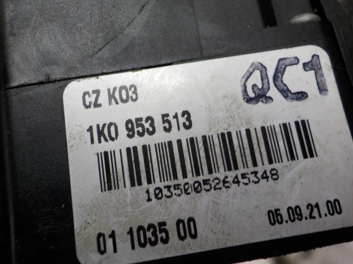 Indicator switch from a Volkswagen Caddy III (2KA,2KH,2CA,2CH) 2.0 SDI 2006