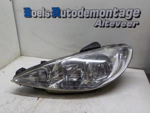 Used Headlight, left Peugeot 206 (2A/C/H/J/S) 1.4 XR,XS,XT,Gentry Price € 30,00 Margin scheme offered by Boels Autodemontage