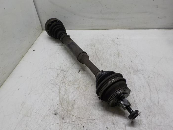 Front drive shaft, right from a Audi A4 (B5) 1.6 1998