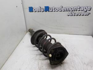 Used Front shock absorber rod, left Renault Scénic II (JM) 1.6 16V Price on request offered by Boels Autodemontage