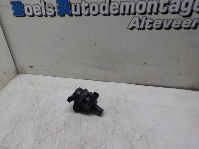 Begagnade Vattenpump Seat Exeo ST (3R5) 1.8 TSI 16V Pris € 35,00 Marginaltabell erbjuds av Boels Autodemontage