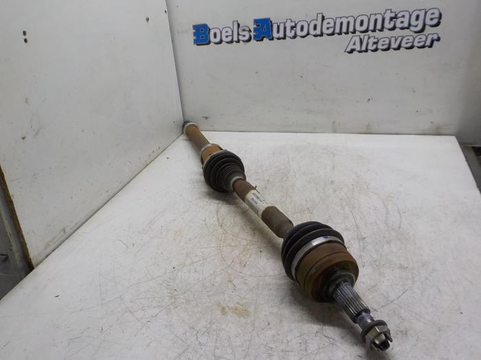 Front drive shaft, right from a Renault Megane IV Estate (RFBK) 1.2 Energy TCE 100 2018