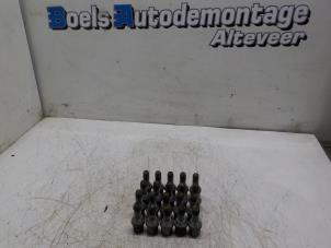 Used Set of wheel bolts Renault Megane IV Estate (RFBK) 1.2 Energy TCE 100 Price on request offered by Boels Autodemontage