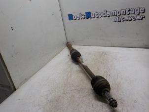 Used Front drive shaft, right Renault Clio III Estate/Grandtour (KR) 1.2 16V Price on request offered by Boels Autodemontage