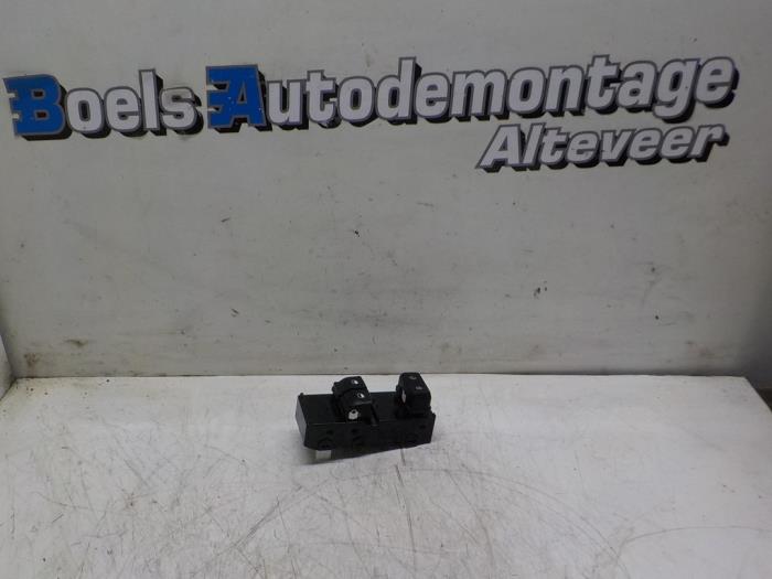 Usados Interruptor combinado de ventanillas Kia Picanto (JA) 1.0 12V Precio € 30,00 Norma de margen ofrecido por Boels Autodemontage